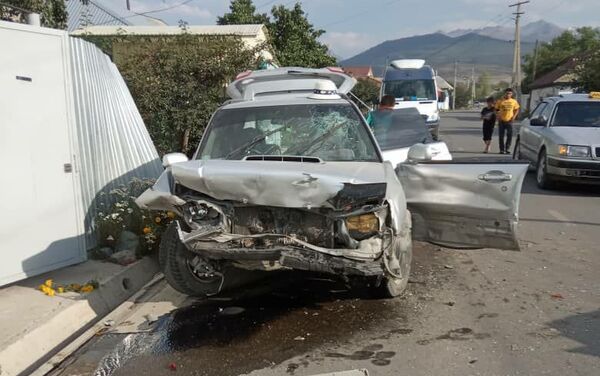 В результате лобового столкновения была госпитализирована О. Т., которая от полученных травм скончалась в больнице - Sputnik Кыргызстан