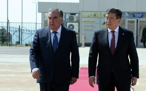Президент Таджикистана Эмомали Рахмон покинул Кыргызстан по окончании рабочего визита - Sputnik Кыргызстан