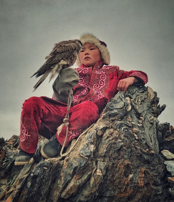 Снимок фотографа Mona Jumaan, получивший главный приз в номинации PORTRAIT конкурса мобильной фотографии iPhone Photography Awards 2019 - Sputnik Кыргызстан