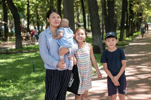 Москвадагы мигрант кыздардын чыныгы турмушун көбү билбейт. Толгонткон маек - Sputnik Кыргызстан