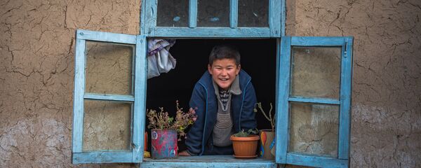 Эч ким телефон колдонбойт, TV көрбөйт! - Sputnik Кыргызстан