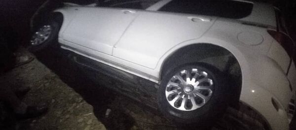 Авто провалилось в яму в Манас айылы - Sputnik Кыргызстан