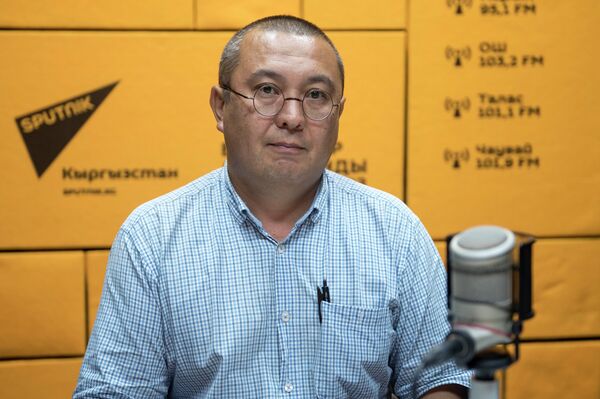 Доллар стоит почти 80 сомов — будет ли дальше дорожать. Мнения экспертов Доллар стоит почти 80 сомов — будет ли дальше дорожать. Мнения экспертов - Sputnik Кыргызстан