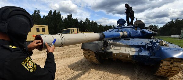 Подготовка команд к конкурсу Танковый биатлон Подготовка команд к конкурсу Танковый биатлон - Sputnik Кыргызстан