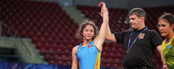 Обладательница серебряной медали среди юниоров по женской борьбе Калмира Билимбек кызы  - Sputnik Кыргызстан