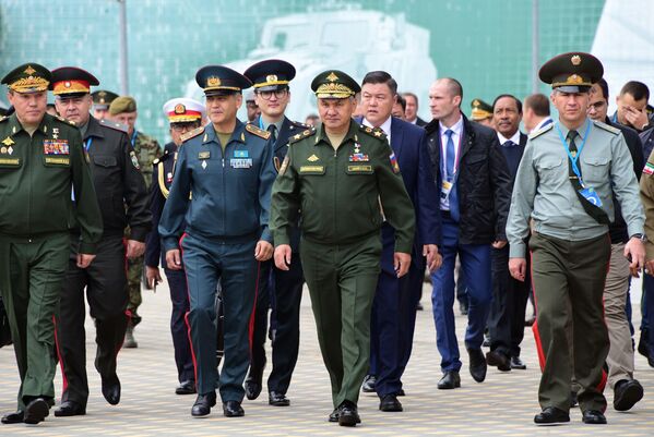 Министр обороны РФ Сергей Шойгу на церемонии открытия  - Sputnik Кыргызстан
