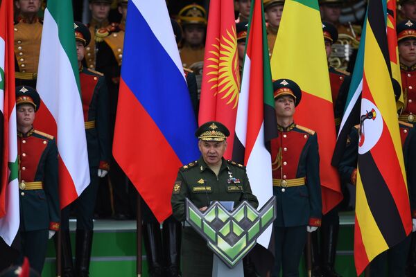 Шойгу отметил, что армейские игры стали заметным мировым событием, которое с каждым годом набирает популярность - Sputnik Кыргызстан
