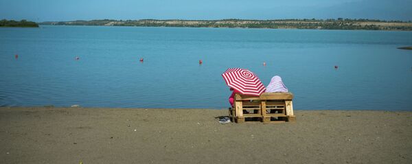Пляж в городе Каракол - Sputnik Кыргызстан