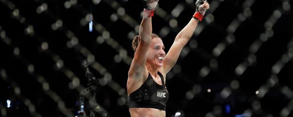 UFC Fight Night в Ньюарке. Антонина Шевченко против Люси Пудиловой - Sputnik Кыргызстан