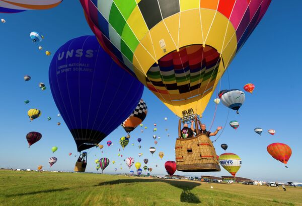 Фестиваль воздушных шаров во Франции - Sputnik Кыргызстан