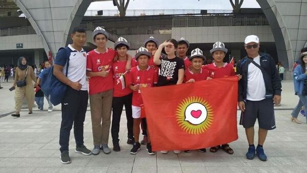 Ош шаарынын футбол боюнча өспүрүмдөр командасы Кытайдагы эл аралык турнирге катышууда - Sputnik Кыргызстан