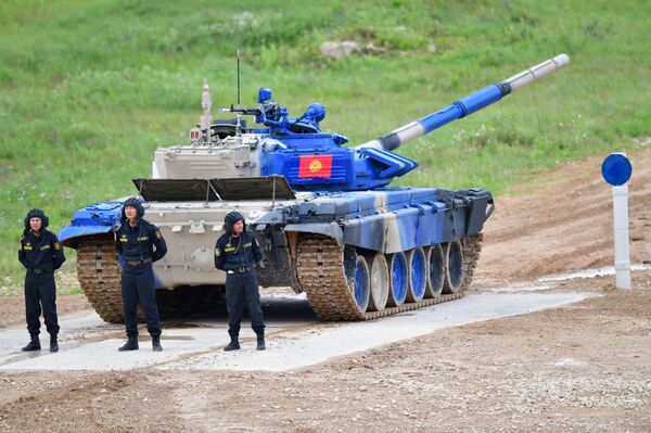 Как в боевике! Дерзкий дрифт от команды КР на танковом биатлоне — репортаж - Sputnik Кыргызстан