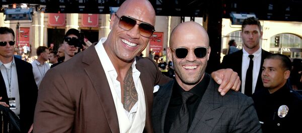 Актеры Дуэйн Джонсон и Джейсон Стэтхэм на премьере фильма Форсаж: Хоббс и Шоу - Sputnik Кыргызстан