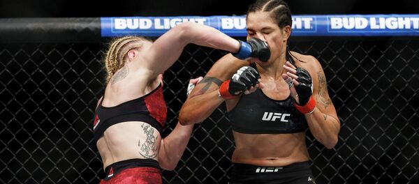 Турнир UFC 215. Бой Валентины Шевченко с Амандой Нуньес Турнир UFC 215. Бой Валентины Шевченко с Амандой Нуньес - Sputnik Кыргызстан