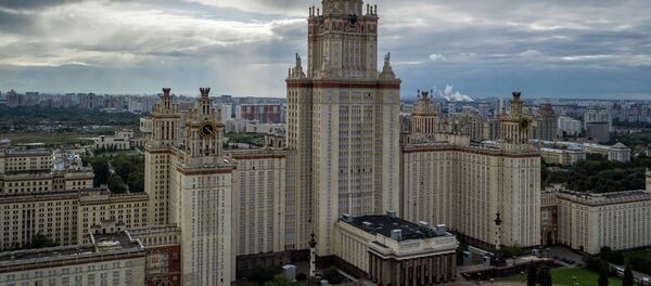 Главное здание МГУ в Москве - Sputnik Кыргызстан