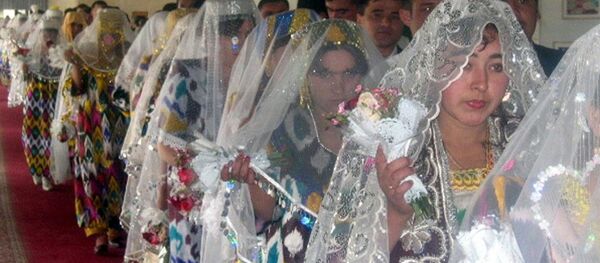 Массовое церемония бракосочетания в Душанбе - Sputnik Кыргызстан