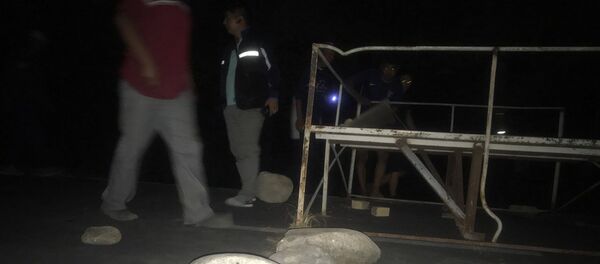 Штурм дома Алмазбека Атамбаева в селе Кой-Таш Штурм дома Алмазбека Атамбаева в селе Кой-Таш - Sputnik Кыргызстан