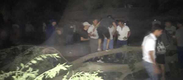 Штурм дома Алмазбека Атамбаева в селе Кой-Таш - Sputnik Кыргызстан