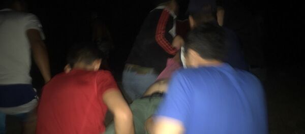 Штурм дома Алмазбека Атамбаева в селе Кой-Таш Штурм дома Алмазбека Атамбаева в селе Кой-Таш - Sputnik Кыргызстан