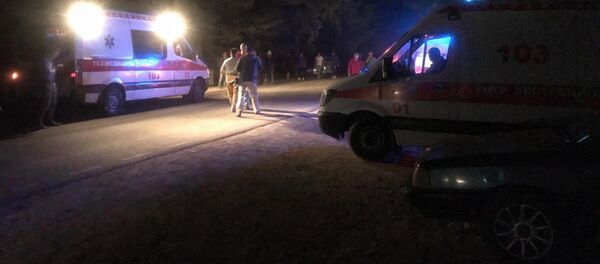 Штурм дома Алмазбека Атамбаева в селе Кой-Таш Штурм дома Алмазбека Атамбаева в селе Кой-Таш - Sputnik Кыргызстан