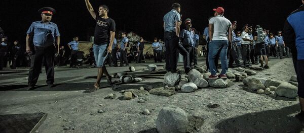 Кой-Таш айылындагы ИИМ кызматкерлери - Sputnik Кыргызстан