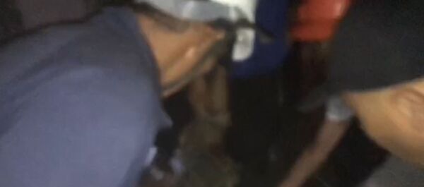 Полуживого спецназовца несли и не давали бить — как это было. Видео - Sputnik Кыргызстан