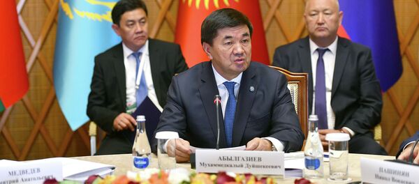Премьер-министр Кыргызстана Мухаммедкалый Абылгазиев на заседании Евразийского межправительственного совета в Чолпон-Ате Премьер-министр Кыргызстана Мухаммедкалый Абылгазиев на заседании Евразийского межправительственного совета в Чолпон-Ате - Sputnik Кыргызстан