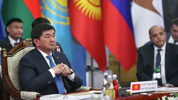 Премьер-министр Кыргызстана Мухаммедкалый Абылгазиев на заседании Евразийского межправительственного совета в Чолпон-Ате - Sputnik Кыргызстан