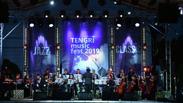 Главы правительств стран-участниц ЕАЭС на международном музыкальном фестивале классической музыки Tengri Music 2019 - Sputnik Кыргызстан
