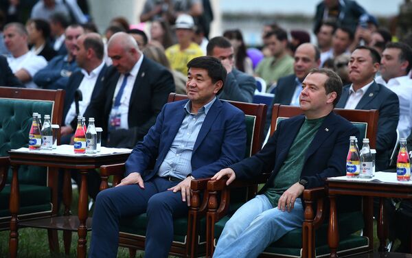Главы правительств стран-участниц ЕАЭС на международном музыкальном фестивале классической музыки Tengri Music 2019 - Sputnik Кыргызстан