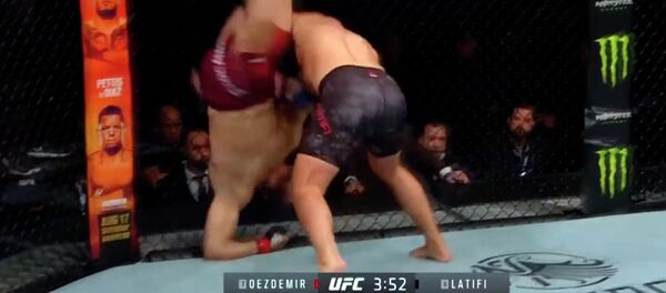 Учкан тизелер, сынган мурундар... Шевченко катышкан турнирдин видео топтому - Sputnik Кыргызстан