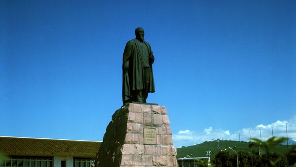 Памятник Абаю Кунанбаеву в Казахстане - Sputnik Кыргызстан