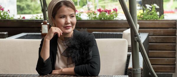 Бизнесвумен Айканыш Акматова во время интервью - Sputnik Кыргызстан