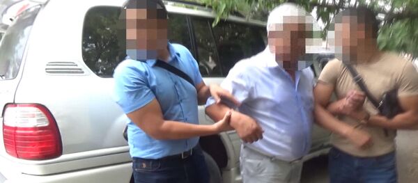 Токмоктун прокурорунун жардамчысы 3000 доллар пара менен кармалган видео - Sputnik Кыргызстан