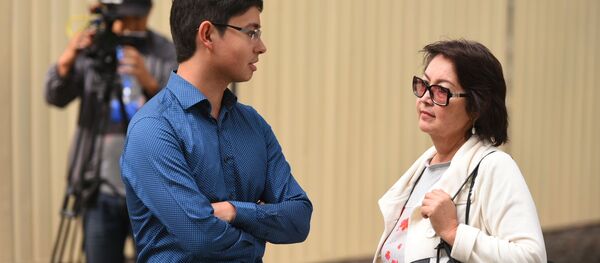 Судебное заседание по мере пресечения в отношении бывшего президента Алмазбека Атамбаева в ГКНБ - Sputnik Кыргызстан