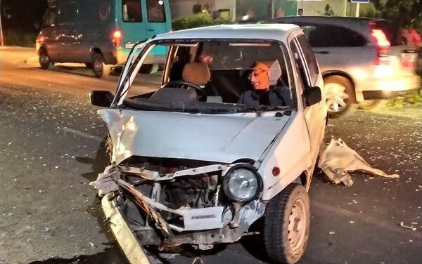 В Управлении обеспечения безопасности дорожного движения сообщили, что на место выехали милиционеры. - Sputnik Кыргызстан