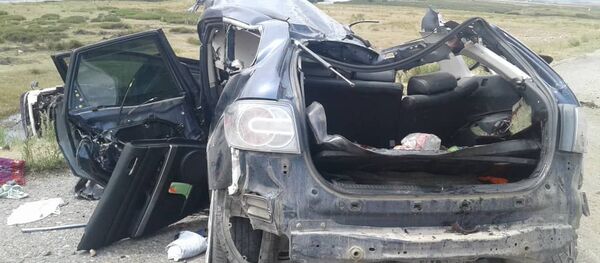 Последствия ДТП с участием трех авто в Суусамырской долине Последствия ДТП с участием трех авто в Суусамырской долине - Sputnik Кыргызстан