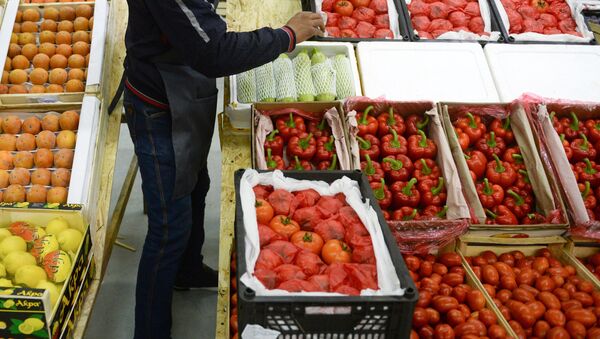 Торговля овощами и фруктами. Архивное фото - Sputnik Кыргызстан