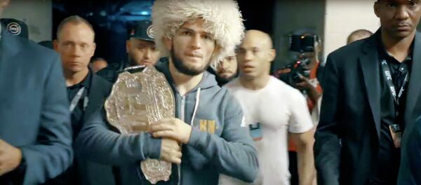 FC представила проморолик к поединку между чемпионом промоушена в легком весе россиянином Хабибом Нурмагомедовым и американцем Дастином Порье. - Sputnik Кыргызстан