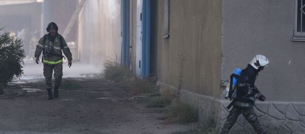 Крупный пожар на складе бытовой техники в Бишкеке - Sputnik Кыргызстан