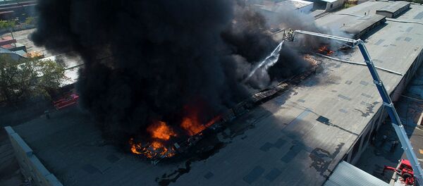 Крупный пожар в западной части Бишкека — видео с дрона Крупный пожар в западной части Бишкека — видео с дрона - Sputnik Кыргызстан