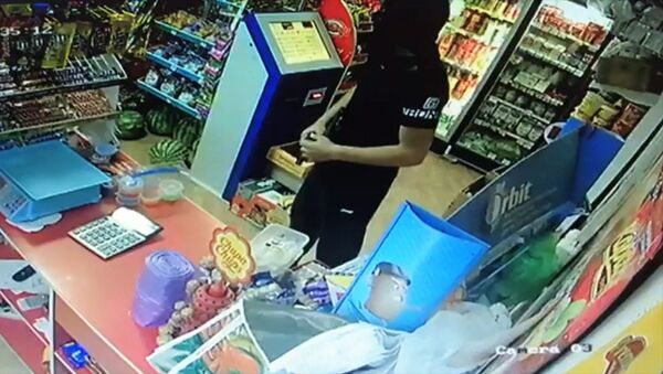 На видео попала попытка ограбления магазина в Бишкеке - Sputnik Кыргызстан