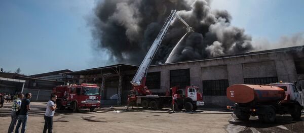 Крупный пожар на складе бытовой техники в Бишкеке - Sputnik Кыргызстан