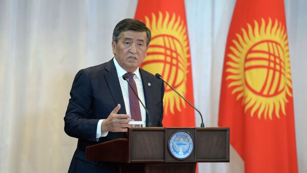 Президент КР Сооронбай Жээнбеков на встрече с жителями Ак-Талинского района Нарынской области - Sputnik Кыргызстан