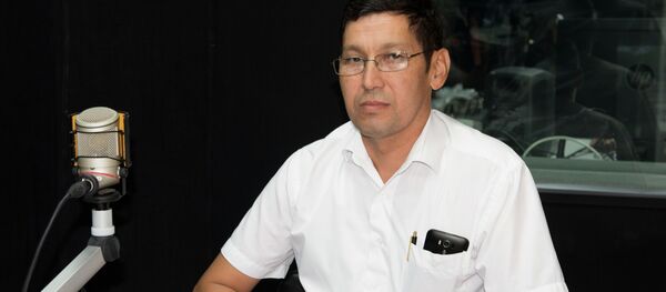 Экологиялык жана техникалык коопсуздук боюнча мамлекеттик инспекциянын өрт коопсуздугу боюнча тескөөчүсү Мирлан Кылычбеков  - Sputnik Кыргызстан