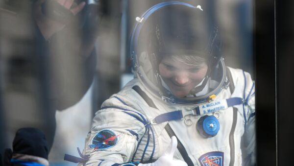 Астронавт НАСА Энн МакКлейн. Архивное фото - Sputnik Кыргызстан