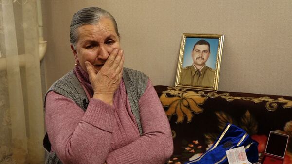Их подвиг оценили в 1 000 сомов. Горькое видео с матерями погибших в Баткене - Sputnik Кыргызстан