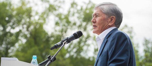 Митинг сторонников бывшего президента Алмазбека Атамбаева в Бишкеке - Sputnik Кыргызстан