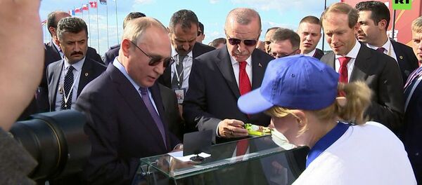 За меня тоже заплатишь? Как Путин купил Эрдогану мороженое — видео - Sputnik Кыргызстан