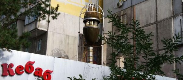 Ремонт часов на пересечении улиц Абдрахманова и Боконбаева - Sputnik Кыргызстан